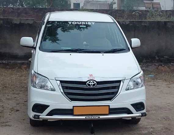 Toyota innova 07 seater